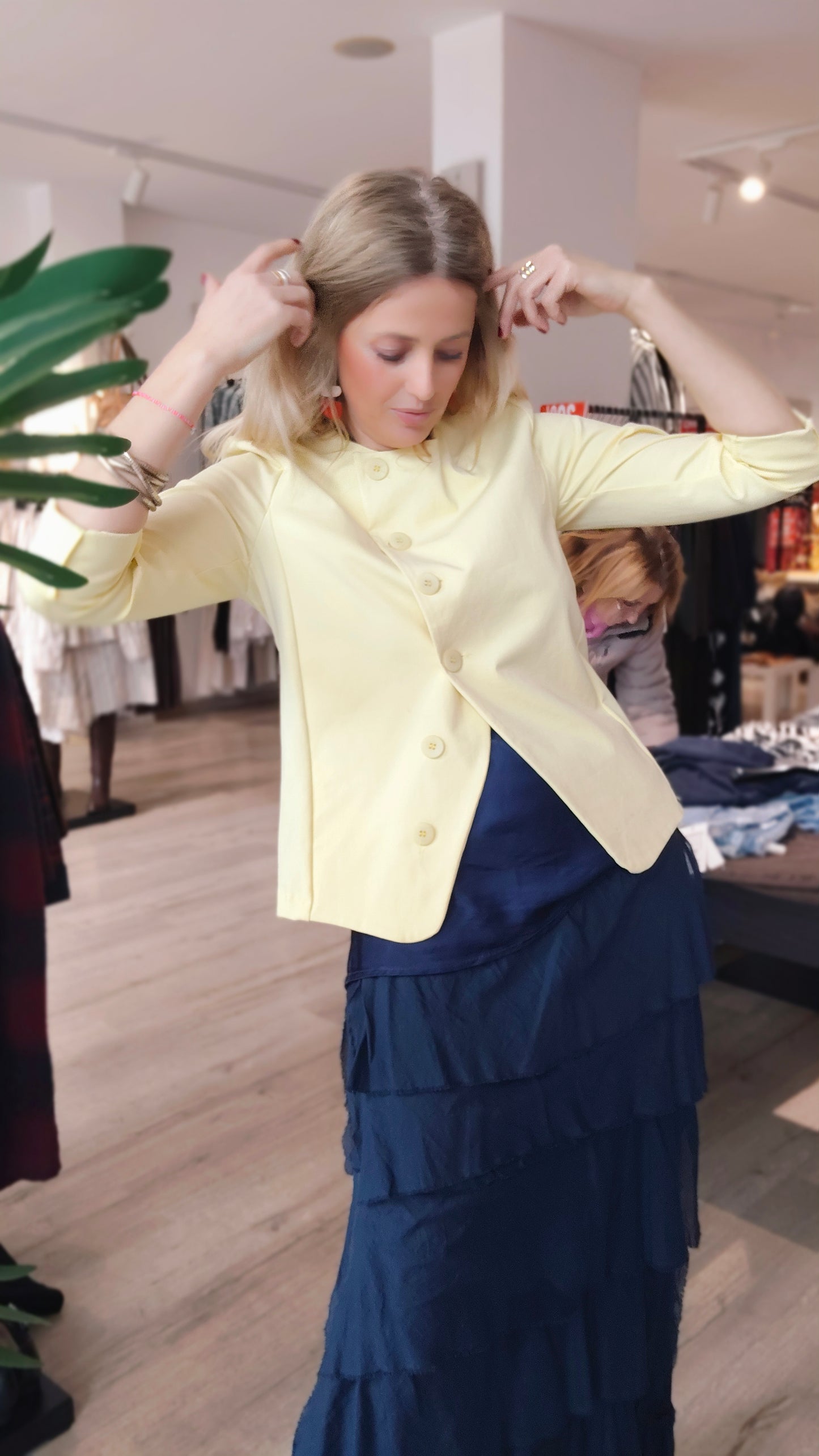 CHAQUETA AMARILLO PASTEL