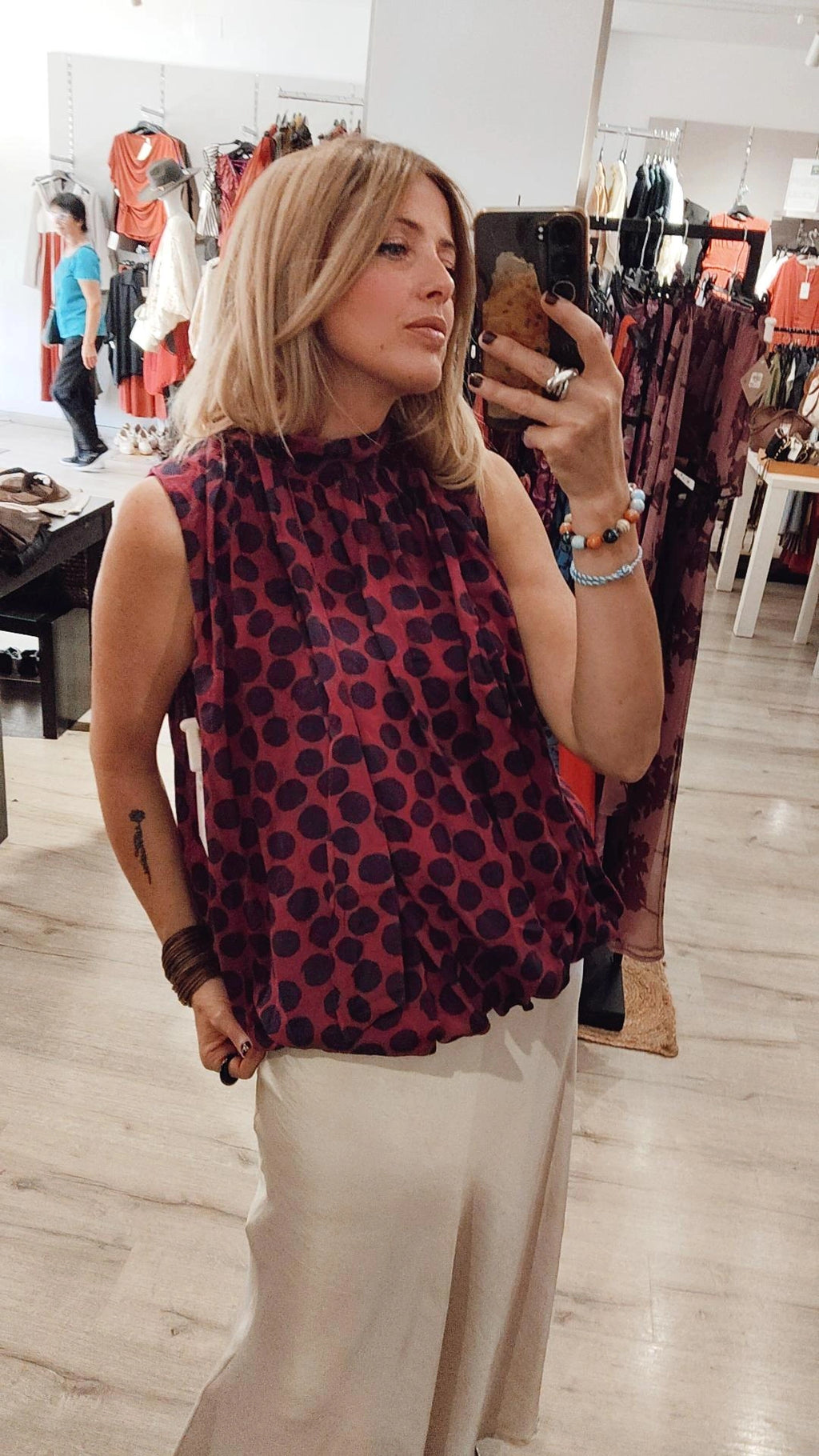 TOP HALTER BURDEOS LUNARES