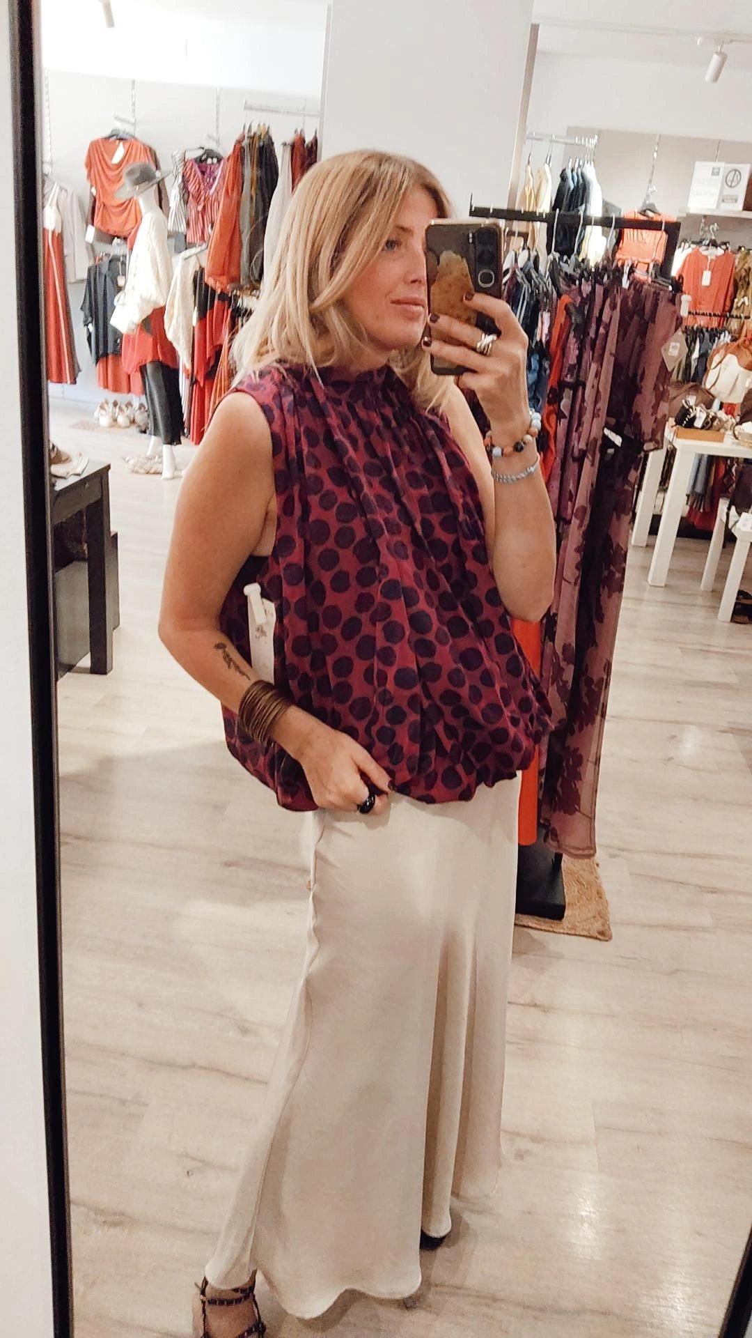 TOP HALTER BURDEOS LUNARES