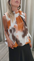 BLUSA HALTER ABULLONADA ESTAMPADA