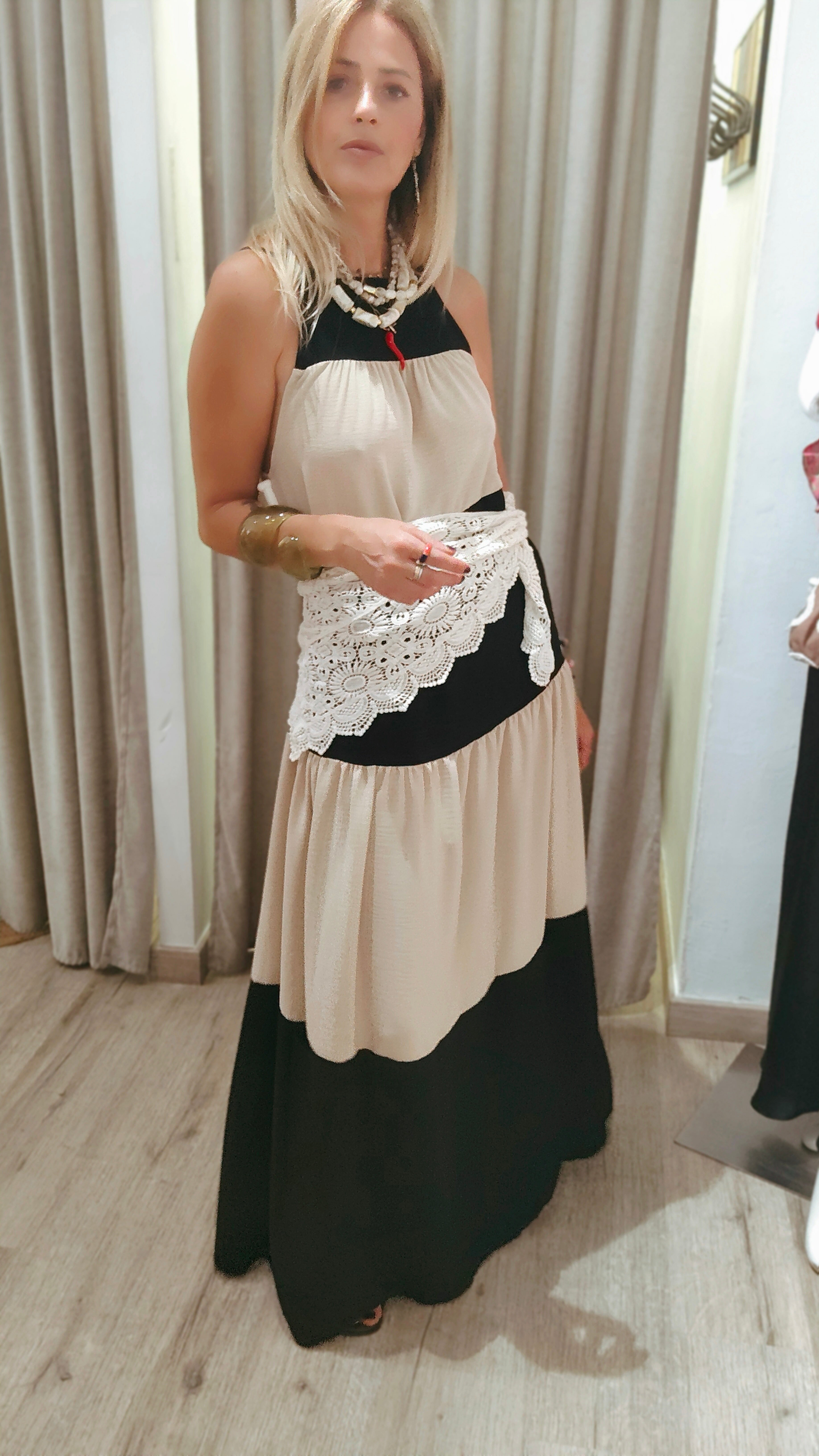 VESTIDO LARGO BEIGE Y NEGRO