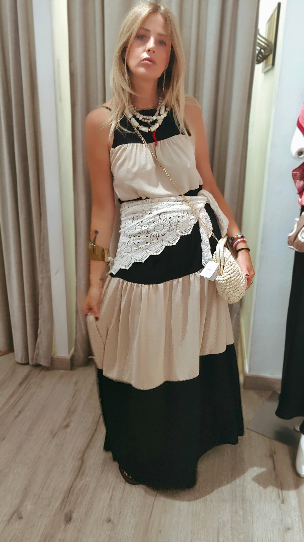 VESTIDO LARGO BEIGE Y NEGRO
