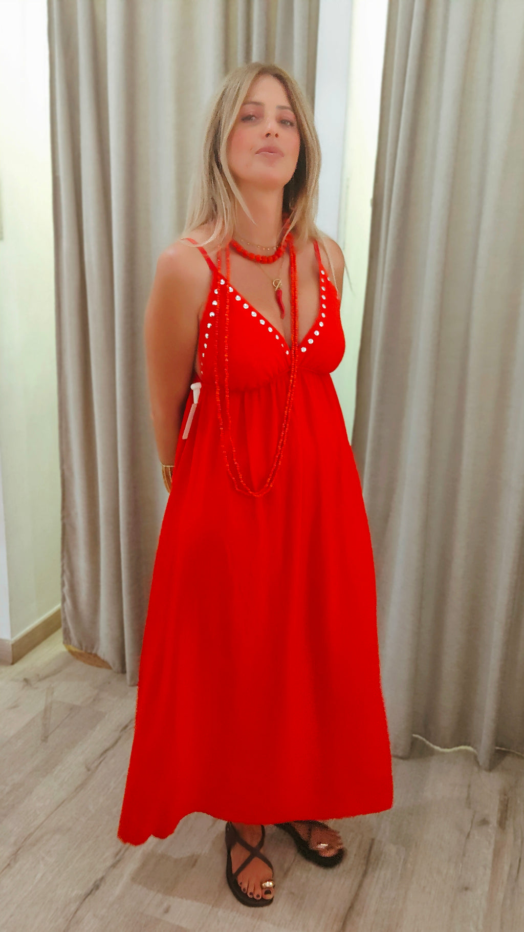 VESTIDO TACHUELAS ROJO