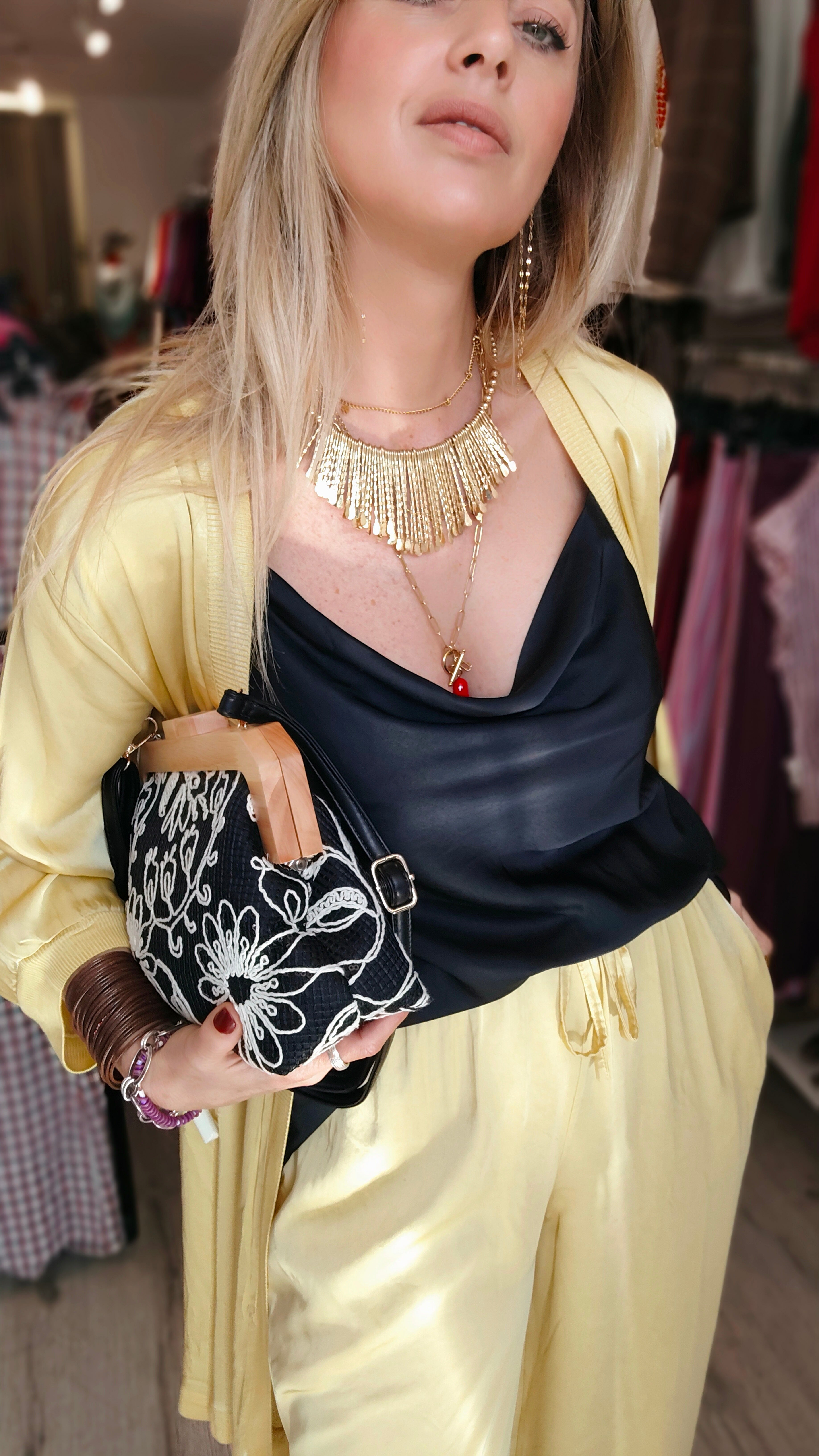 PANTALON SATEN AMARILLO SUAVE