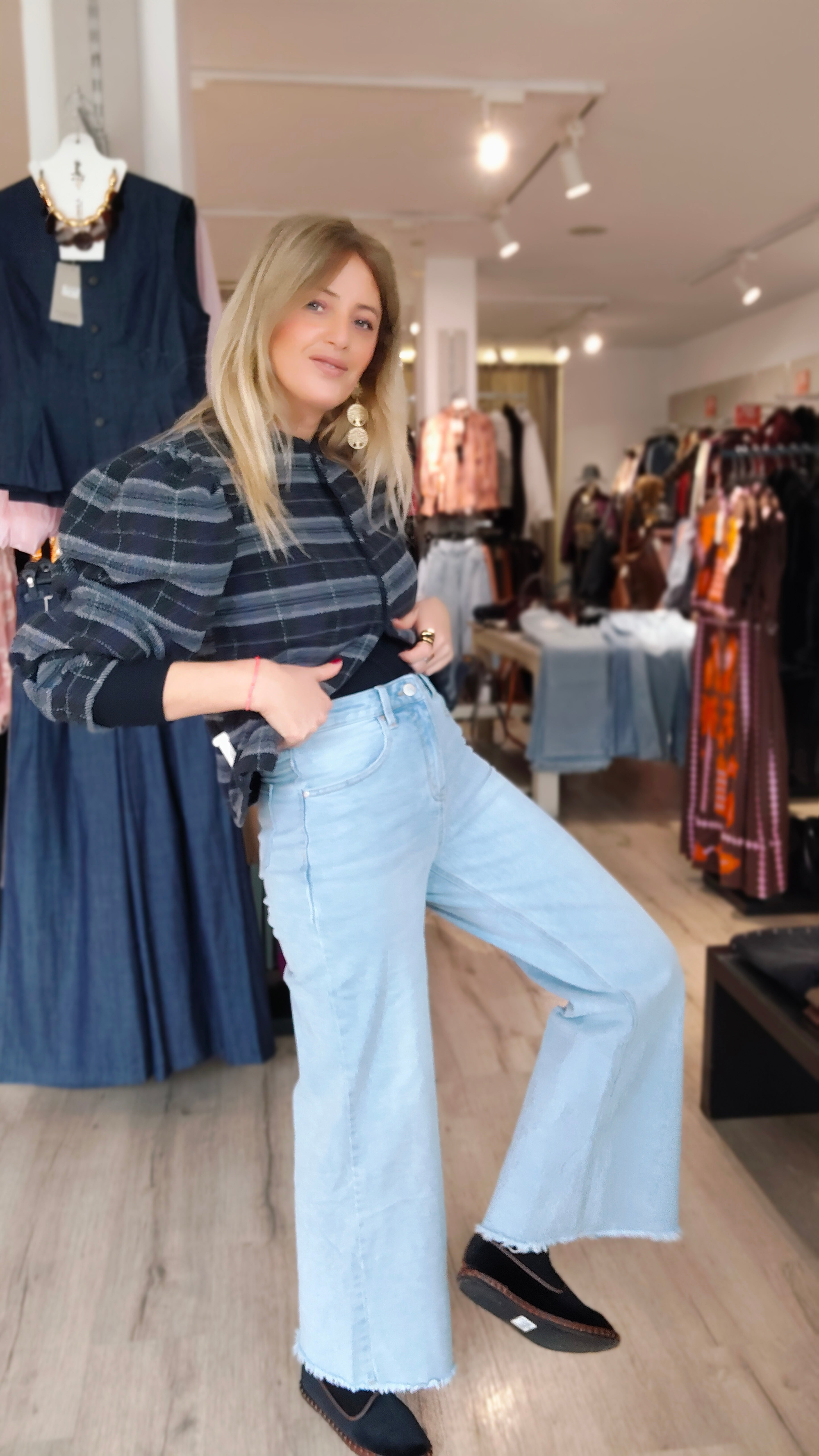 PANTALÓN VAQUERO DESFLECADO