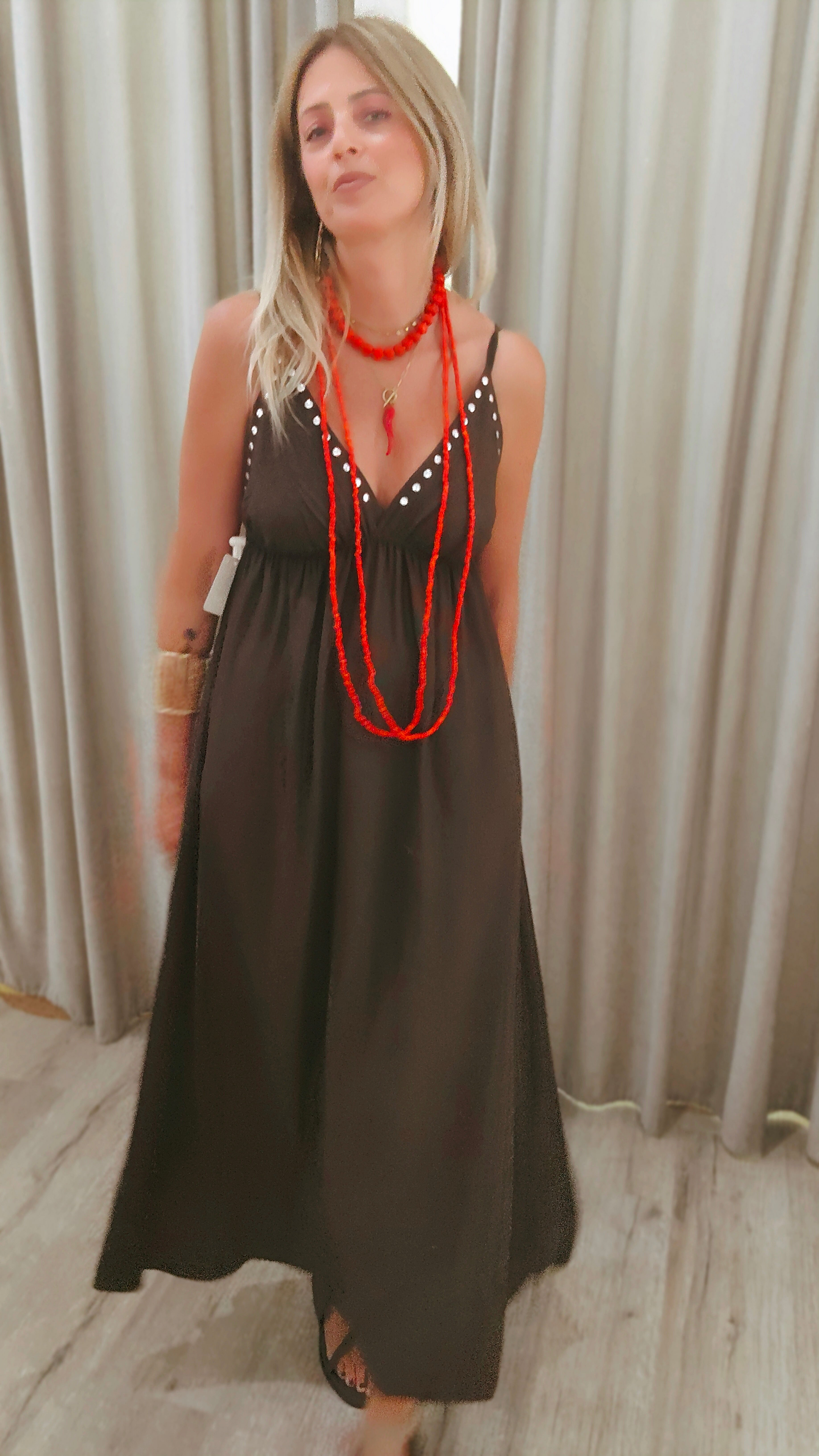 VESTIDO TACHUELAS MARRÓN