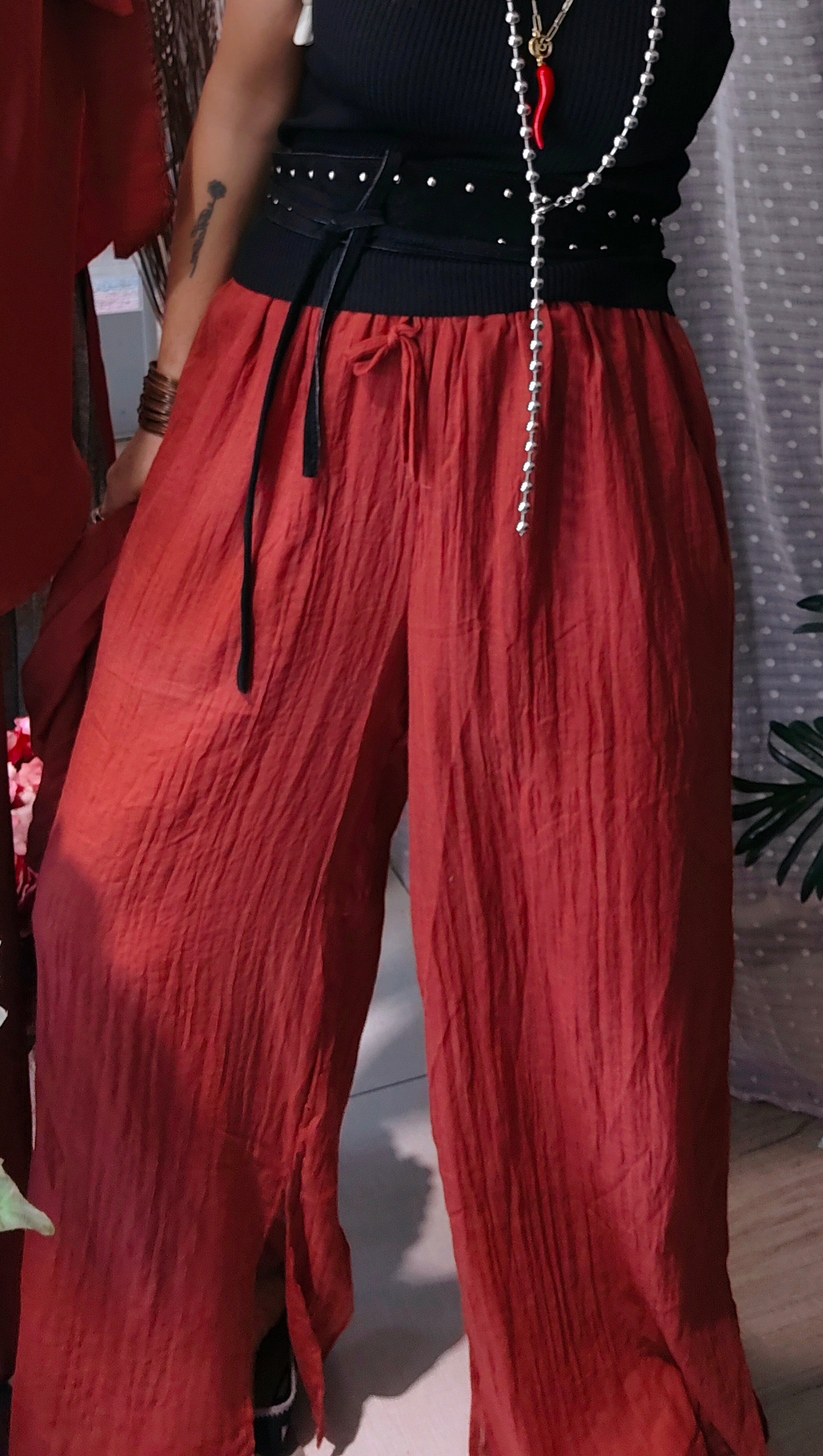 PANTALÓN TEXTURA ARRUGADA TEJA