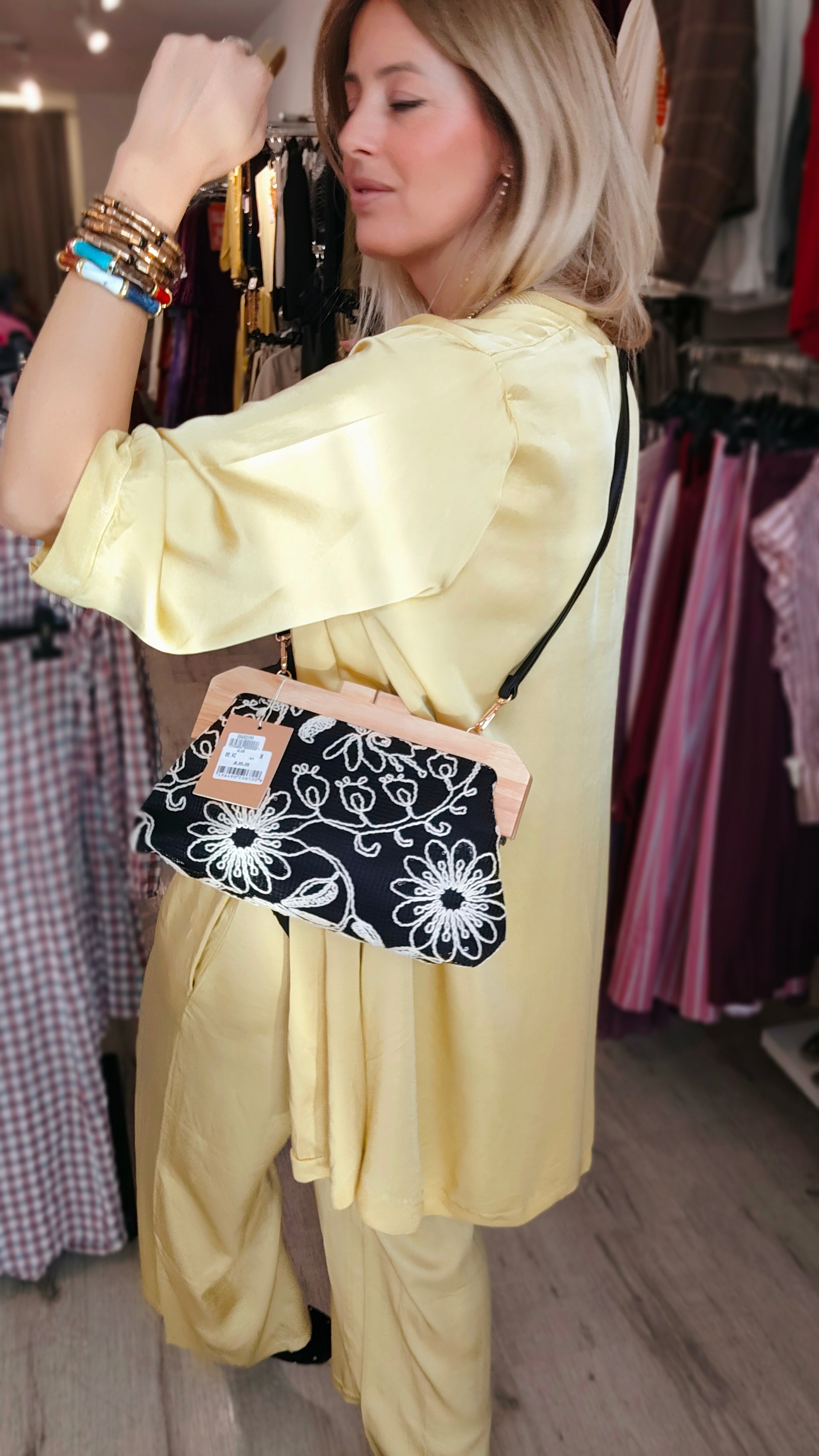 PANTALON SATEN AMARILLO SUAVE