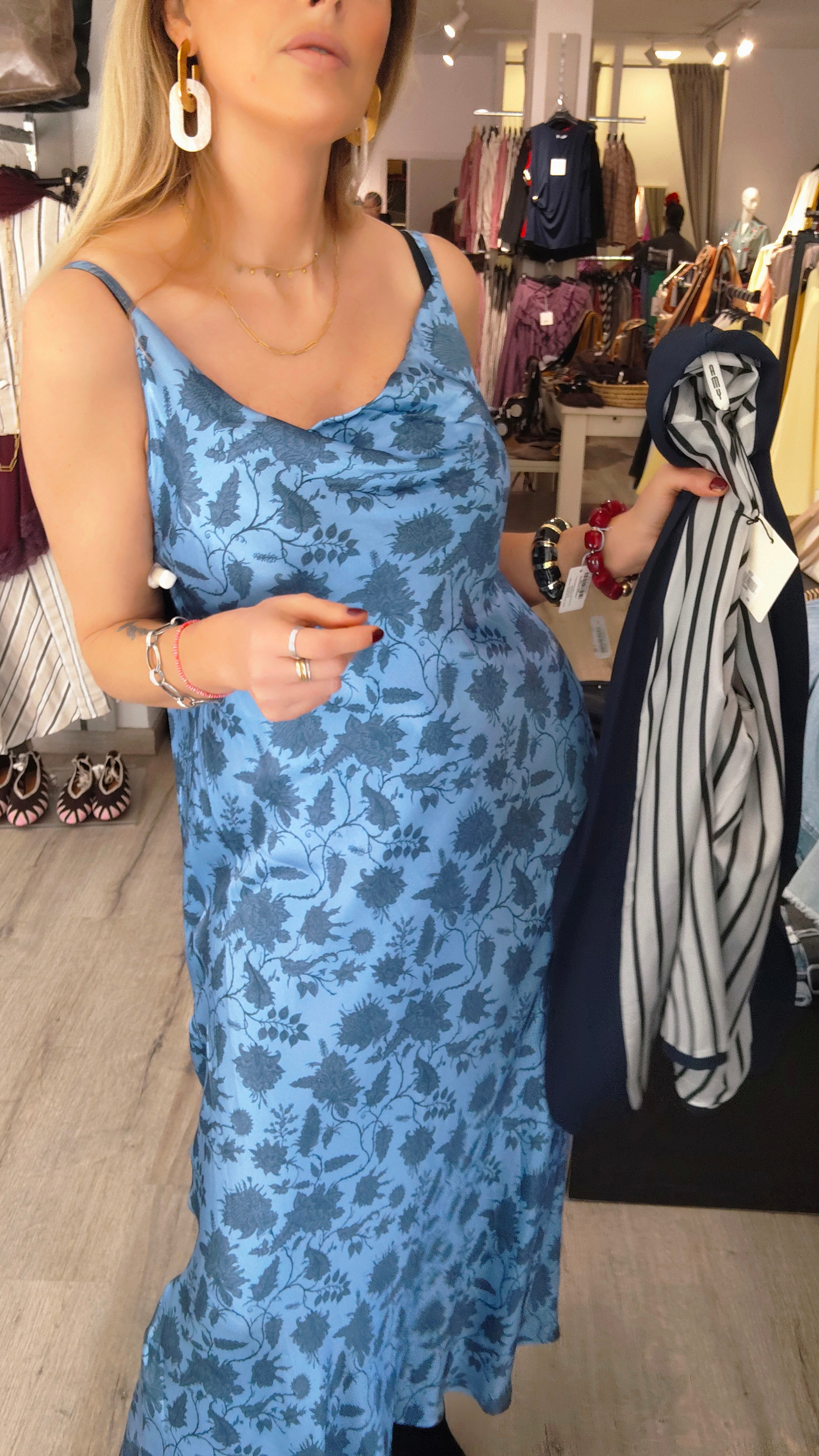 VESTIDO FLORAL AZUL