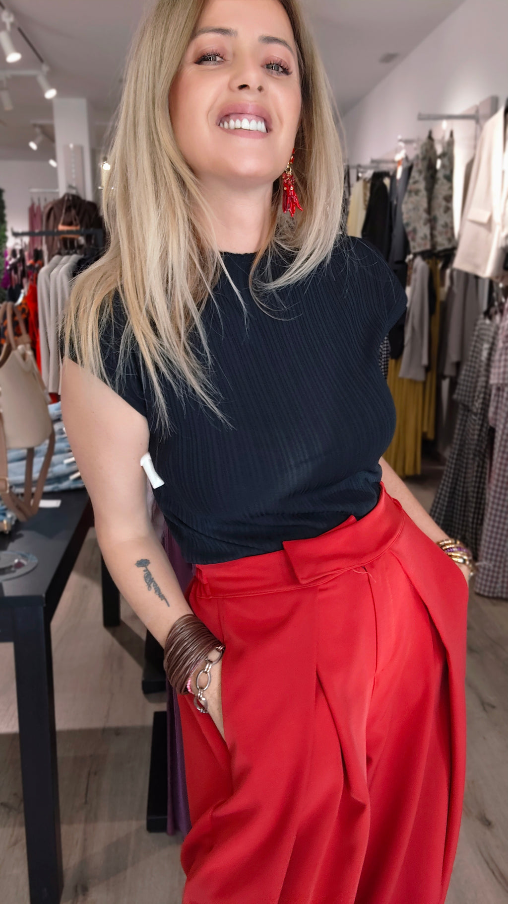 PANTALÓN ROJO