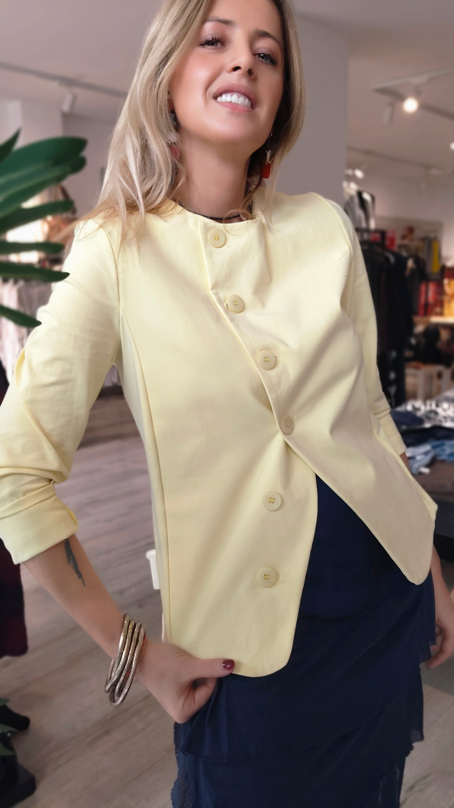 CHAQUETA AMARILLO PASTEL