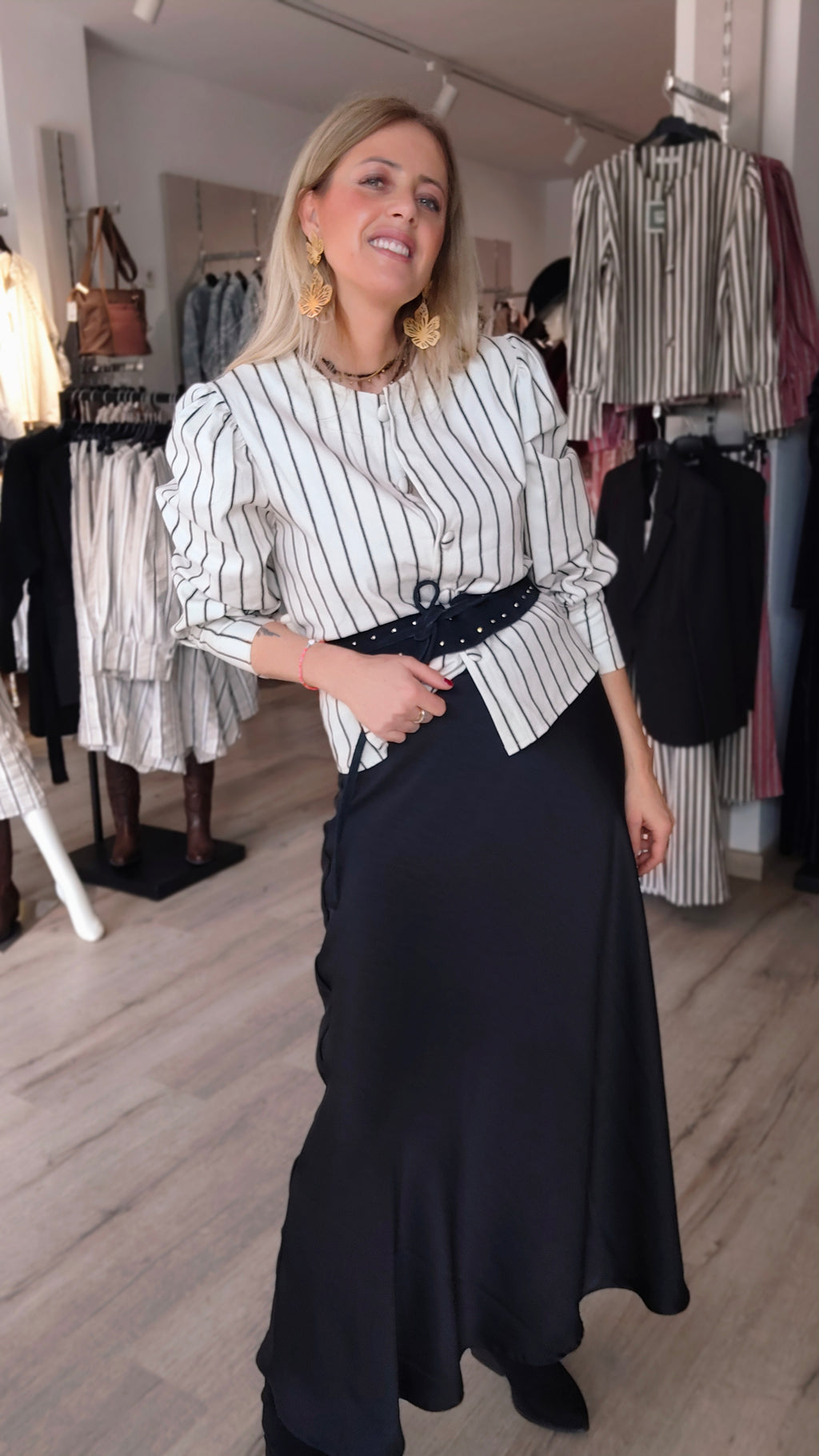 FALDA SATINADA LARGA