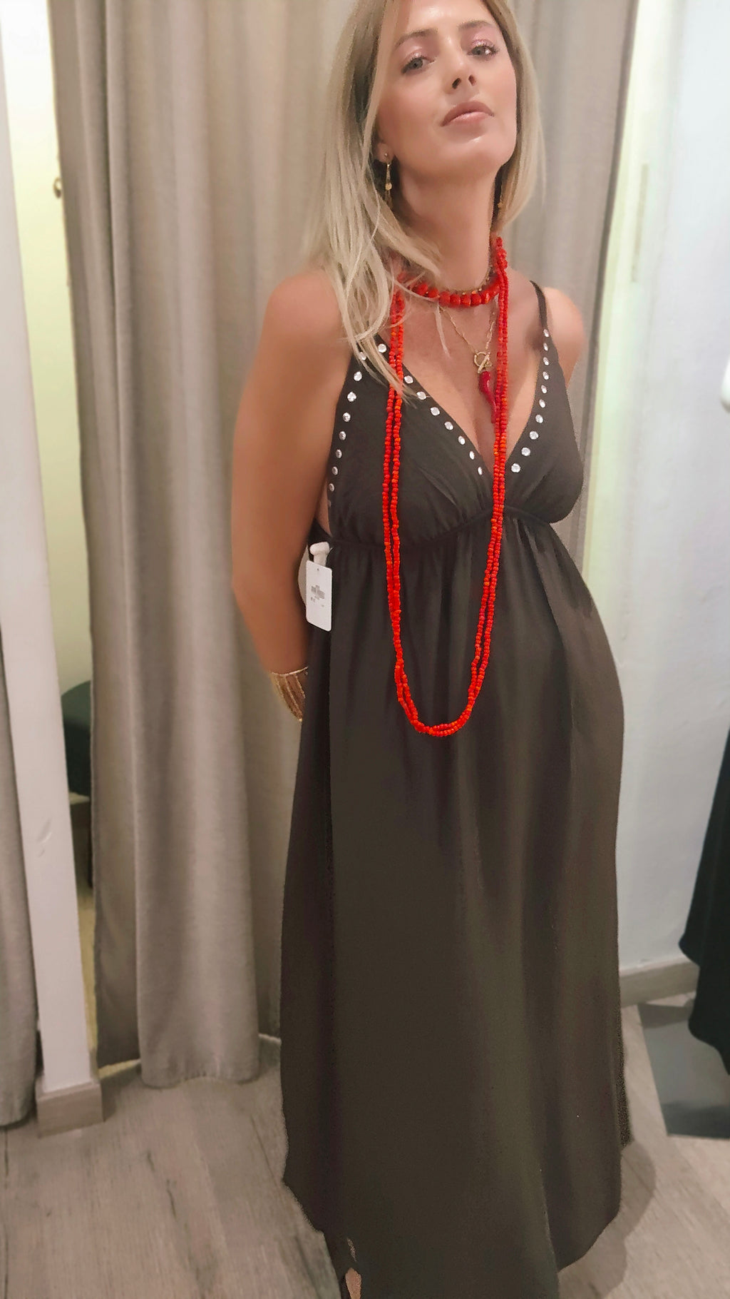VESTIDO TACHUELAS MARRÓN