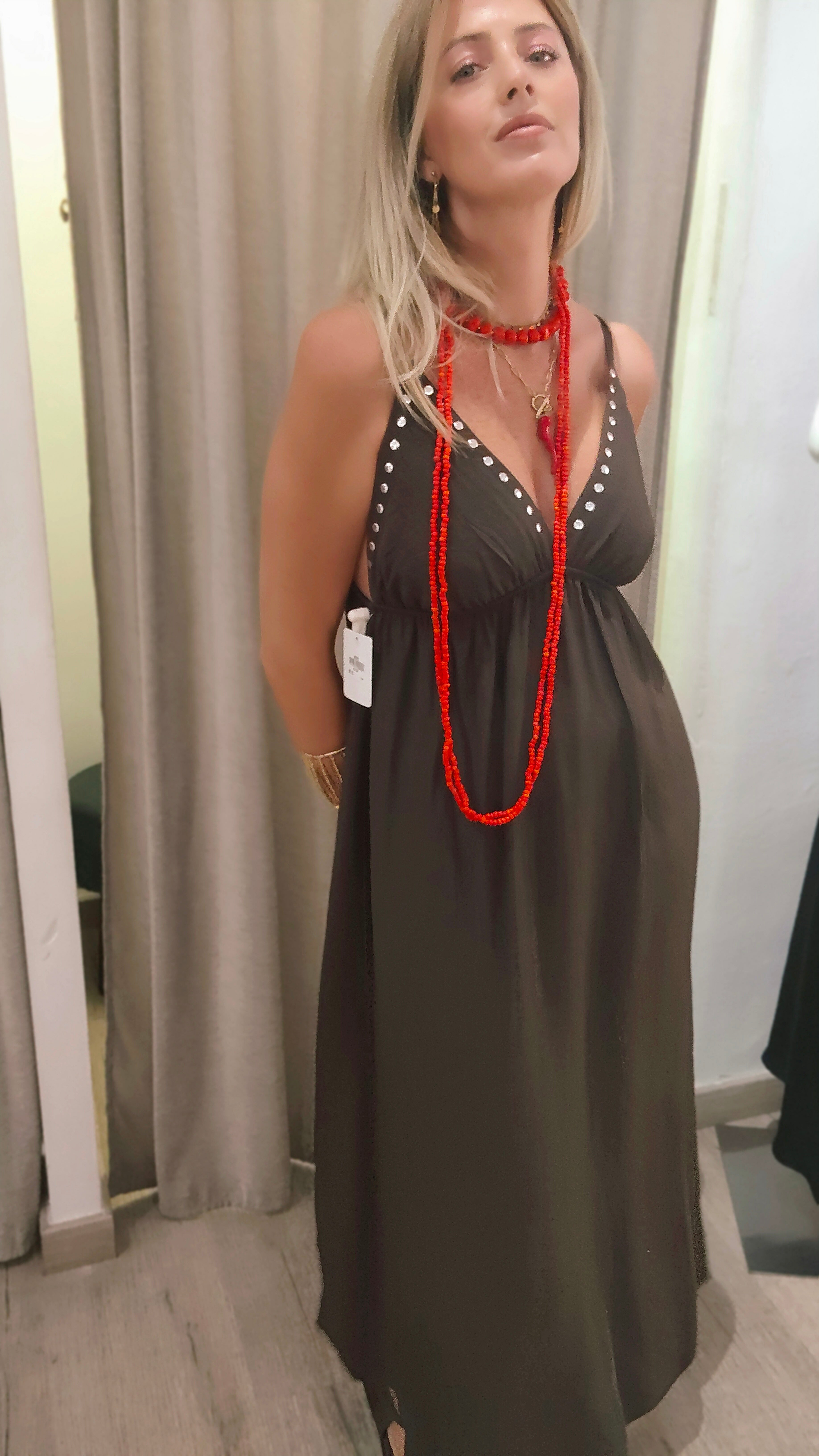 VESTIDO TACHUELAS MARRÓN
