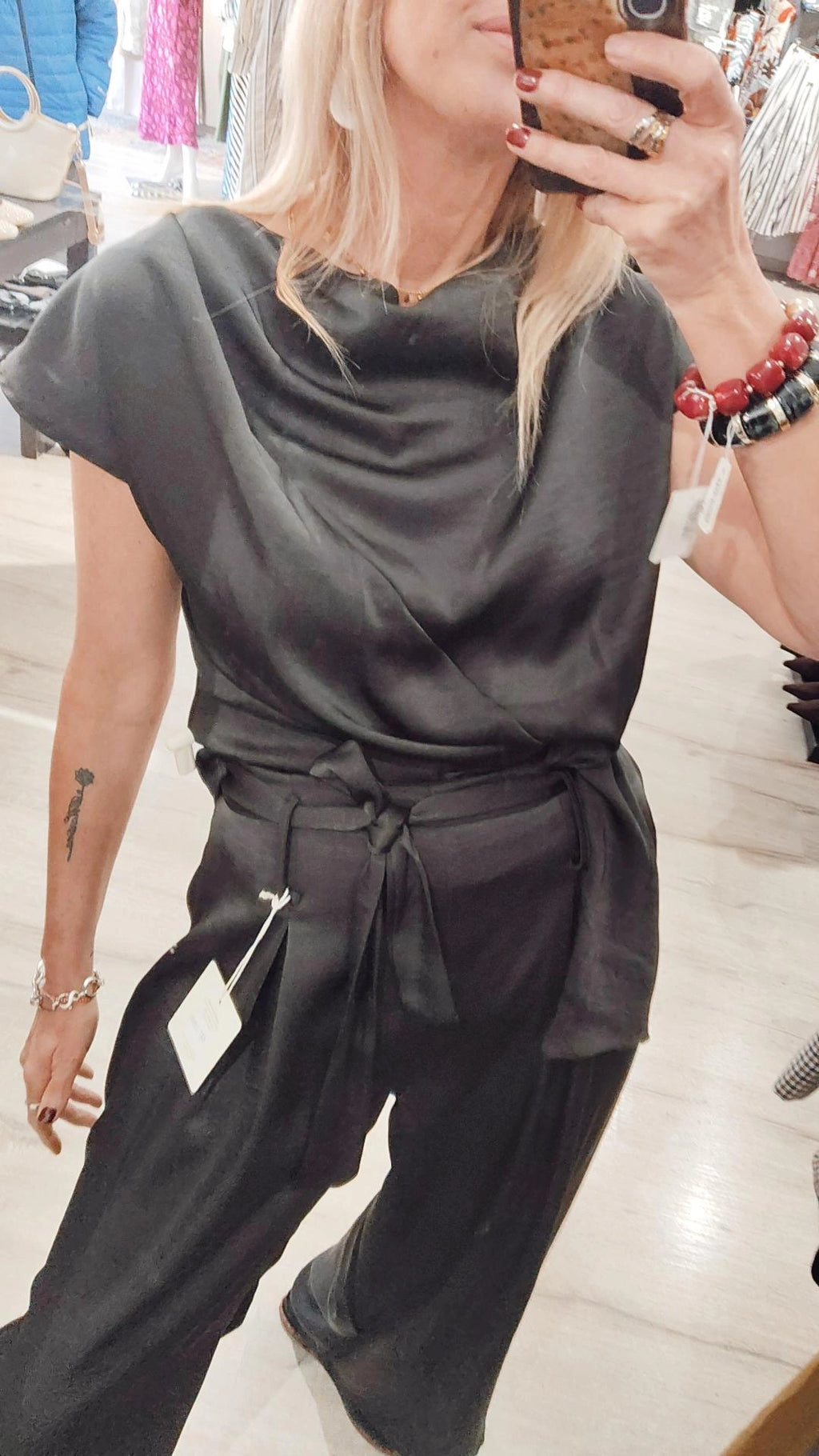 TOP SATEN NEGRO