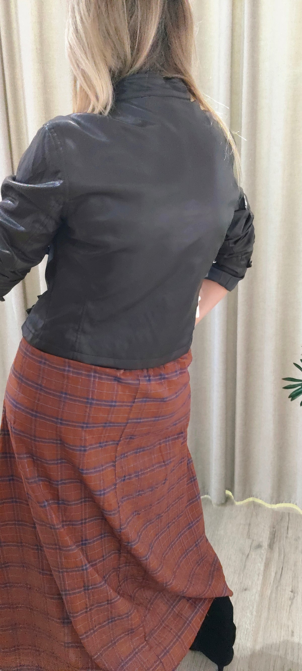 CHAQUETA CORTA ESTILO MILITAR
