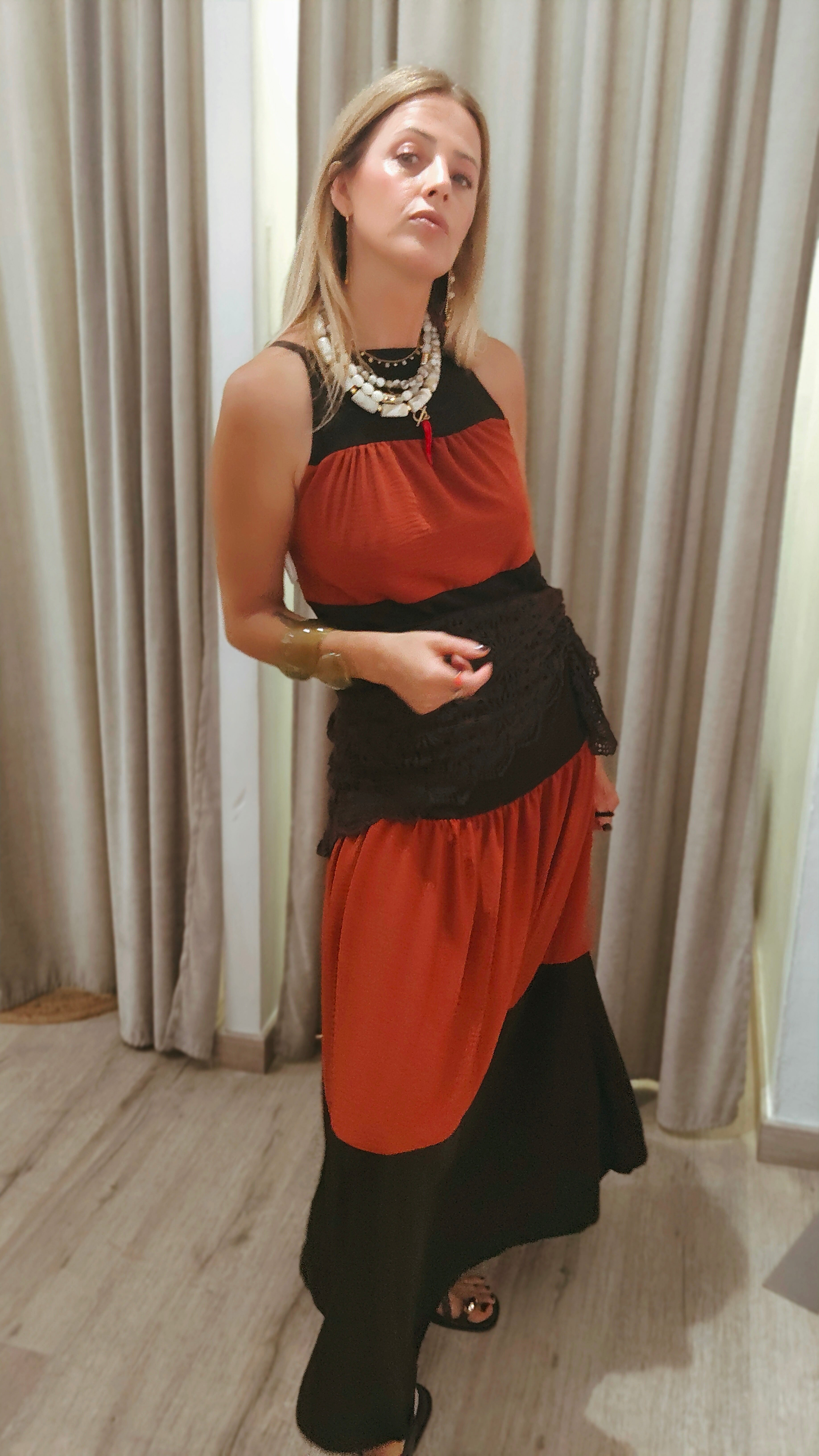 VESTIDO LARGO MARRÓN Y TEJA