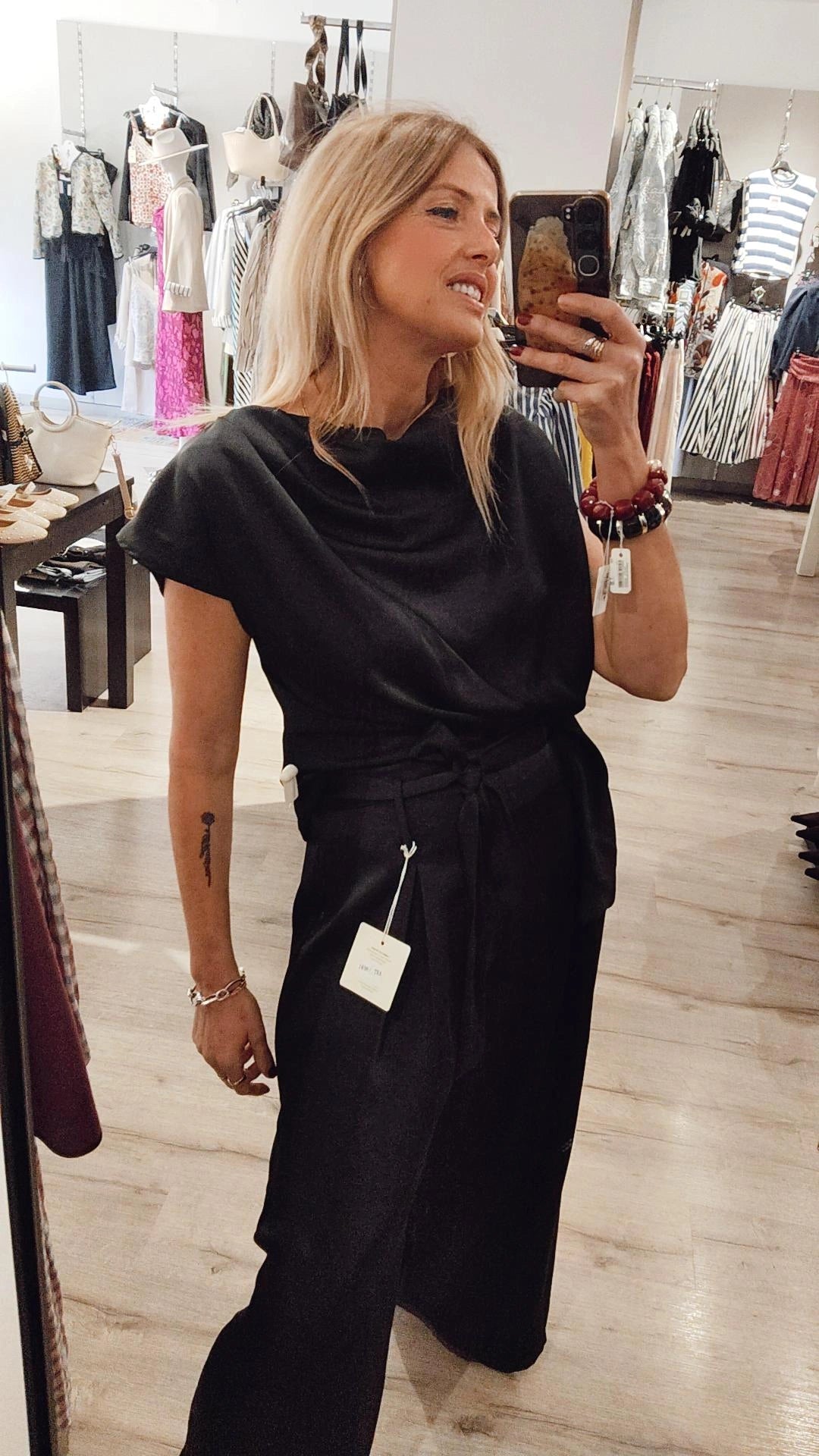 TOP SATEN NEGRO