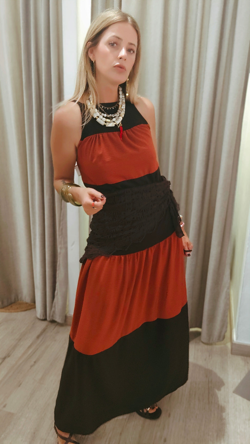 VESTIDO LARGO MARRÓN Y TEJA