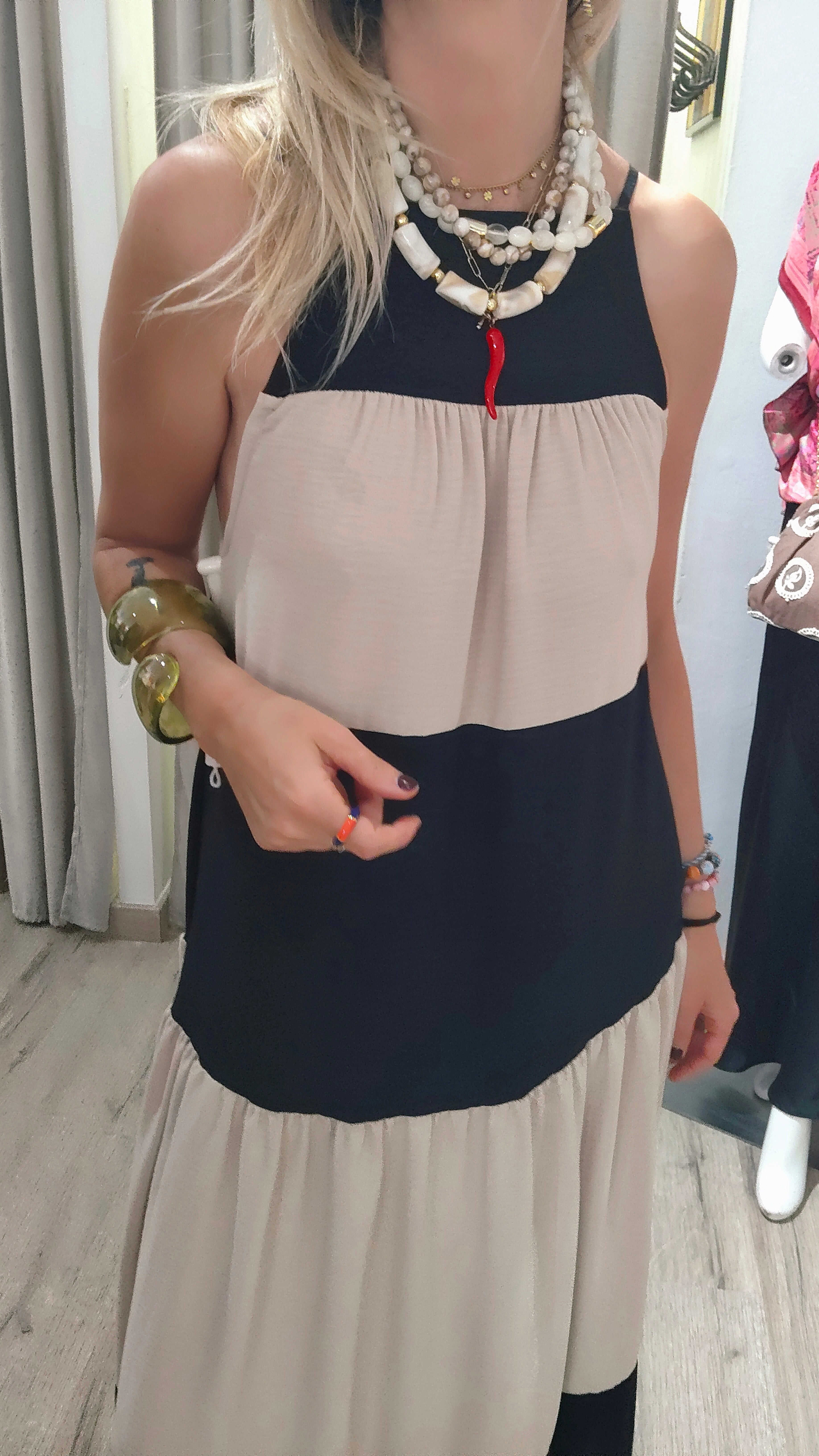 VESTIDO LARGO BEIGE Y NEGRO